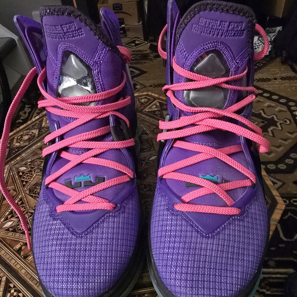 NIKE LEBRONS 19 SIZE 8.5 IN MENS - Picture 2 of 13